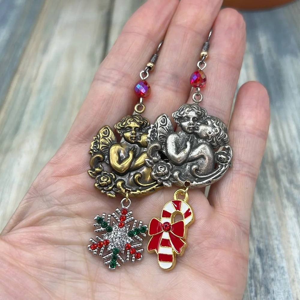 ⭐️Adorned Crown Jewelry assemblage Christmas angel asymmetrical earrings - Picture 2 of 6